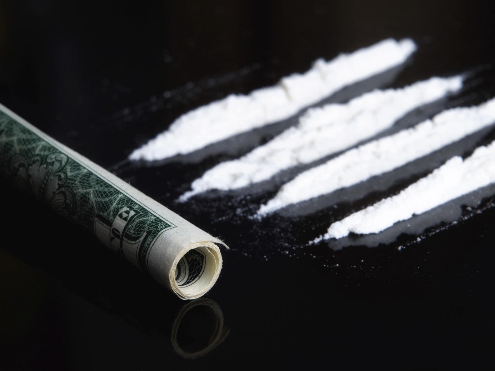Harm of cocaine, cocaine dependence, Psychological and physical dependence of cocaine.